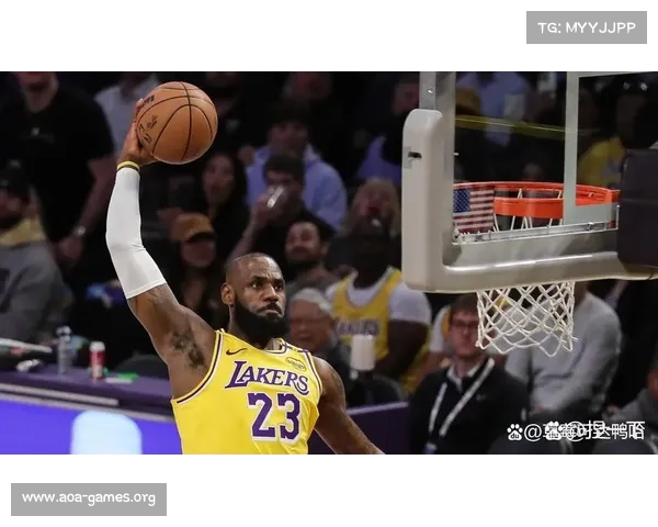 湖人在奥运赛场大胜对手球迷激情四溢欢庆胜利瞬间