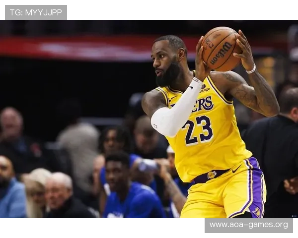 威少和詹姆斯独占鳌头 成为历史得分助攻抢断三项前20唯一球员 威少和詹姆斯独占鳌头 成为历史得分助攻抢断三项前20唯一球员